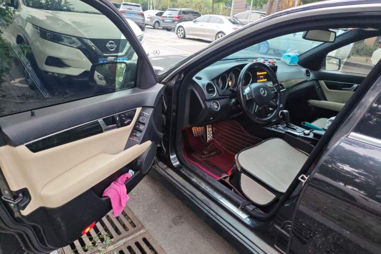 Used Mercedes-Benz C-Class 2011 C 200 CGI Fashion Model Driver Seat