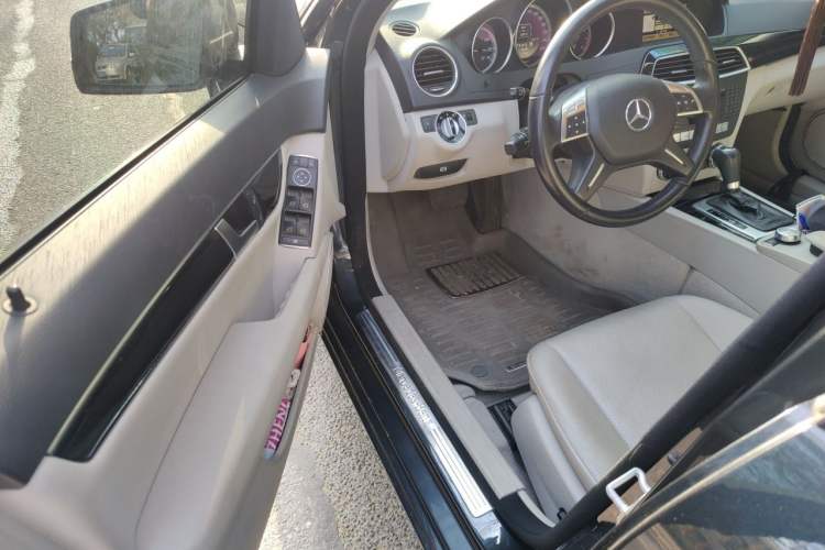 Used Mercedes-Benz C-Class 2011 C 180K Classic model Driver Seat