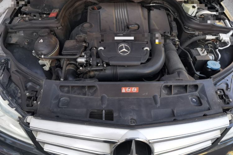 Used Mercedes-Benz C-Class 2011 C 200 CGI Elegant Model Engine Bay