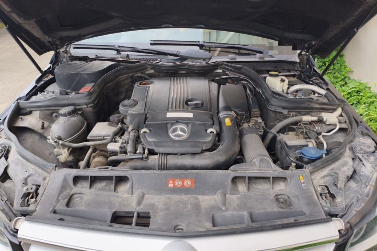 Used Mercedes-Benz C-Class 2011 C 200 CGI Fashion Model Engine Bay