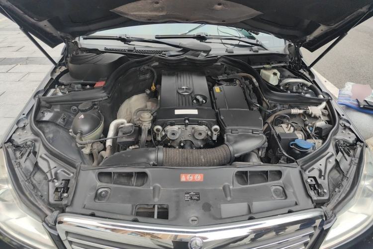 Used Mercedes-Benz C-Class 2011 C 180K Classic model Engine Bay