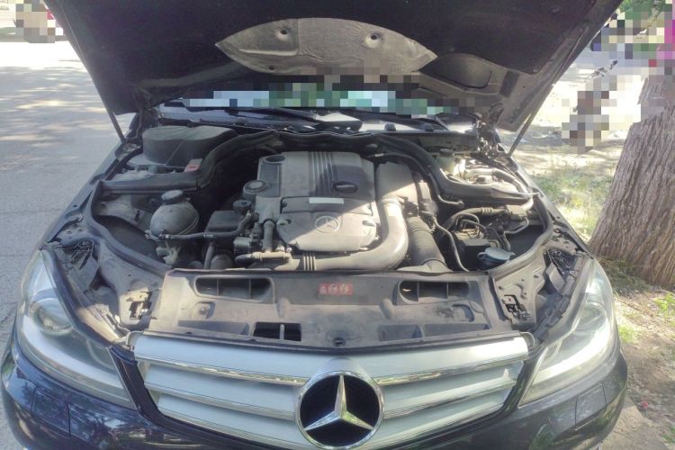 Used Mercedes-Benz C-Class 2011 C 200 CGI Fashion Model Engine Bay