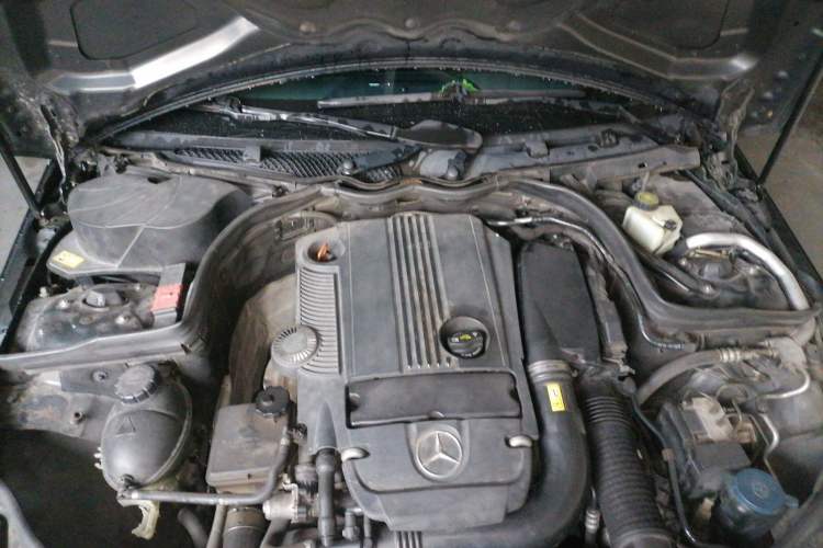 Used Mercedes-Benz C-Class 2011 C 200 Fashion Travel Edition Engine Bay
