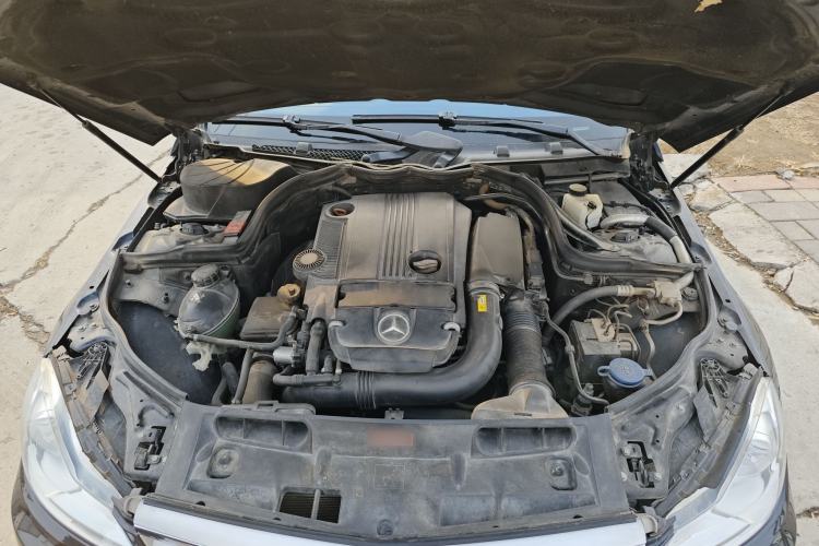 Used Mercedes-Benz C-Class 2011 C 200 CGI Elegant Model Engine Bay