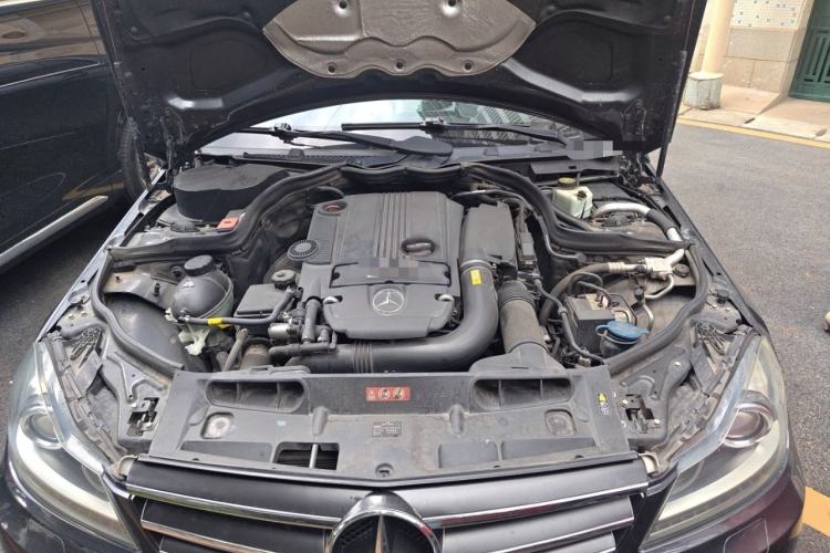 Used Mercedes-Benz C-Class 2011 C 200 CGI Fashion Model Engine Bay