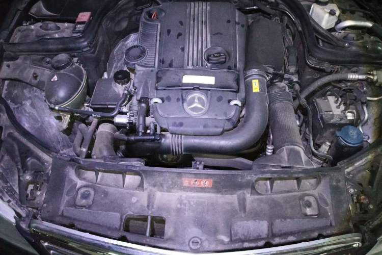 Used Mercedes-Benz C-Class 2011 C 200 CGI Elegant Model Engine Bay