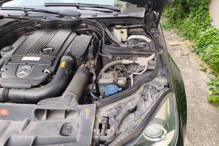 Used Mercedes-Benz C-Class 2011 C 200 CGI Fashion Model Engine Bay Left