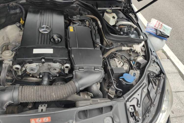 Used Mercedes-Benz C-Class 2011 C 180K Classic model Engine Bay Left