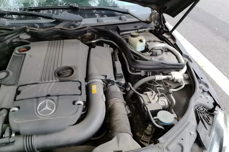 Used Mercedes-Benz C-Class 2011 C 200 Luxury Sport Touring Edition Engine Bay Left