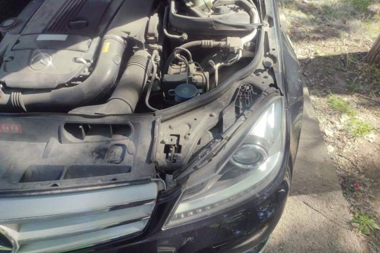 Used Mercedes-Benz C-Class 2011 C 200 CGI Fashion Model Engine Bay Left