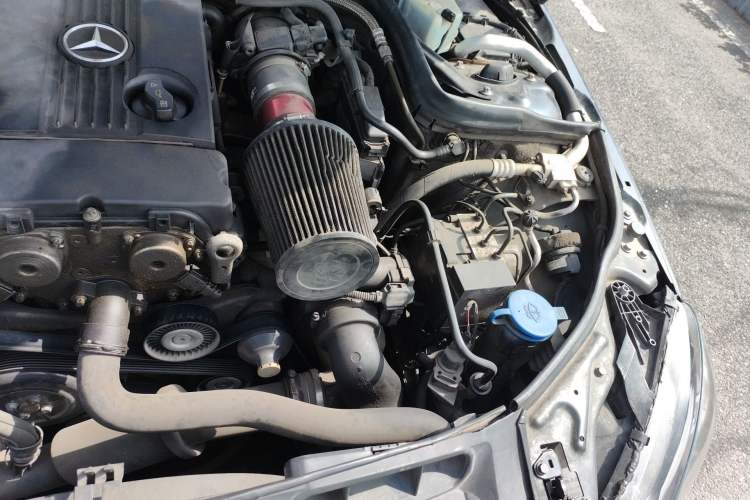 Used Mercedes-Benz C-Class 2011 C 180K Classic model Engine Bay Left