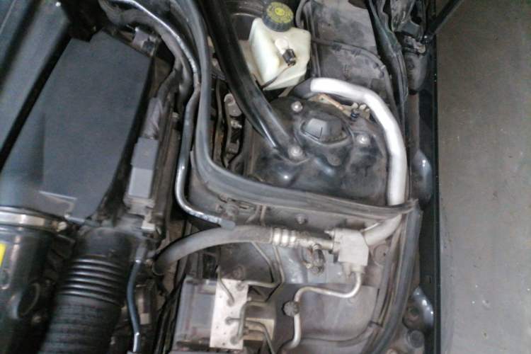 Used Mercedes-Benz C-Class 2011 C 200 Fashion Travel Edition Engine Bay Left