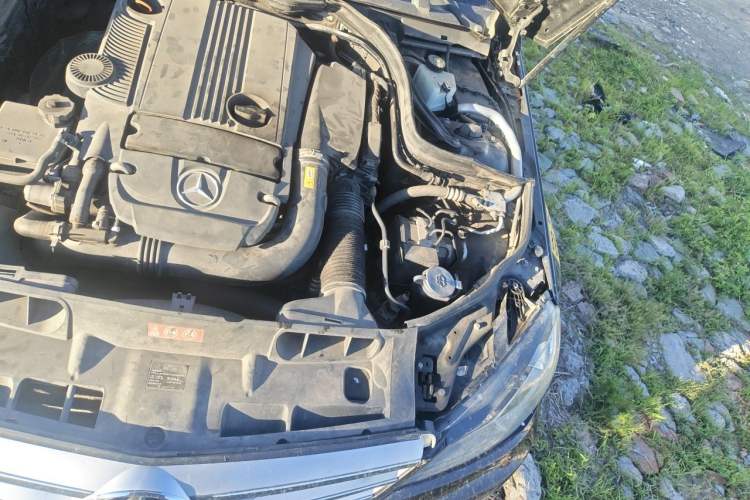 Used Mercedes-Benz C-Class 2011 C 200 Fashion Travel Edition Engine Bay Left