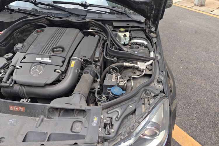 Used Mercedes-Benz C-Class 2011 C 200 CGI Fashion Model Engine Bay Left