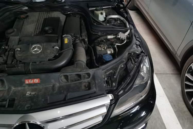 Used Mercedes-Benz C-Class 2011 C 200 Fashion Travel Edition Engine Bay Left
