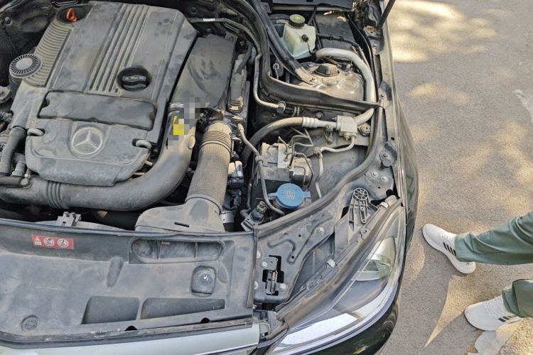 Used Mercedes-Benz C-Class 2011 C 200 Fashion Travel Edition Engine Bay Left