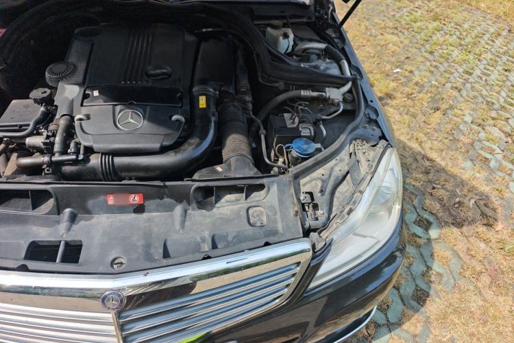 Used Mercedes-Benz C-Class 2011 C 200 CGI Elegant Model Engine Bay Left