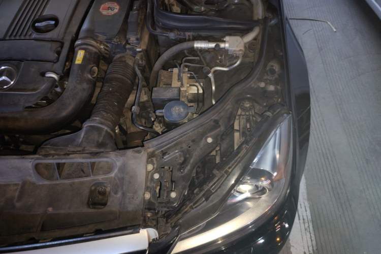 Used Mercedes-Benz C-Class 2011 C 200 Fashion Travel Edition Engine Bay Left