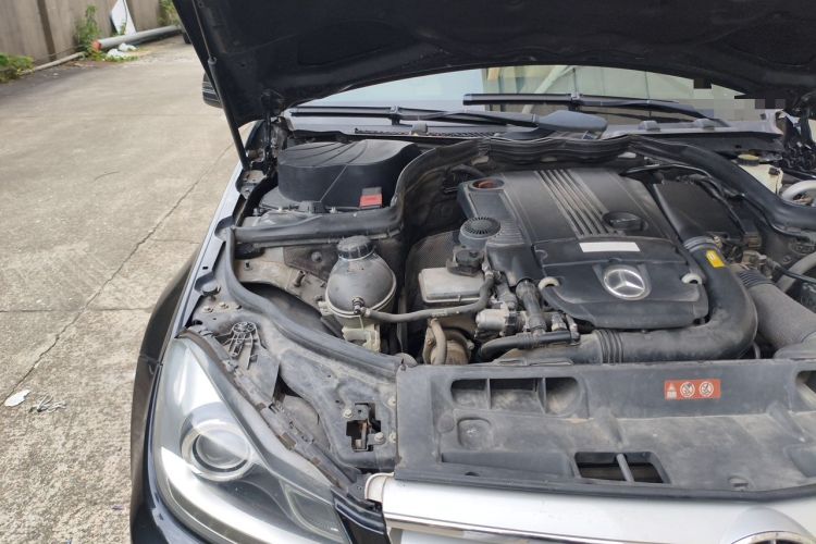 Used Mercedes-Benz C-Class 2011 C 200 CGI Fashion Model Engine Bay Right