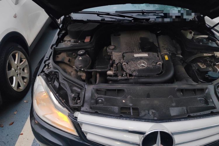 Used Mercedes-Benz C-Class 2011 C 200 CGI Elegant Model Engine Bay Right