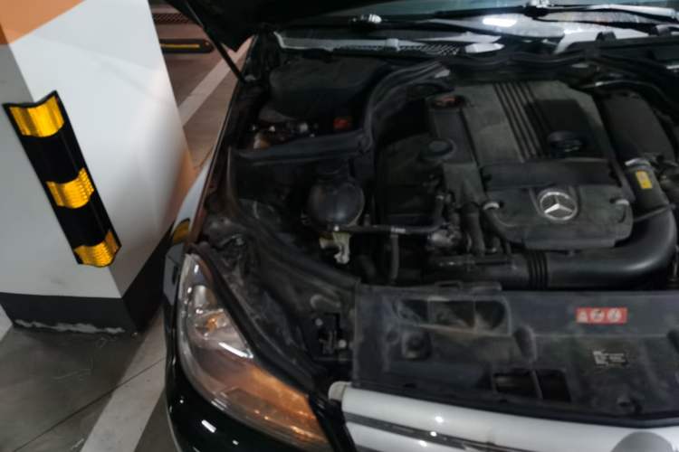 Used Mercedes-Benz C-Class 2011 C 200 Fashion Travel Edition Engine Bay Right