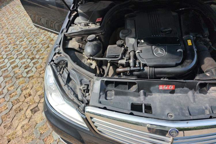 Used Mercedes-Benz C-Class 2011 C 200 CGI Elegant Model Engine Bay Right