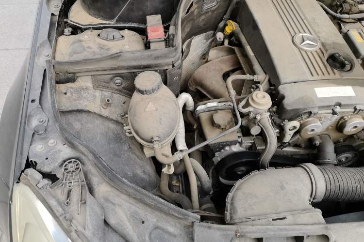 Used Mercedes-Benz C-Class 2011 C 180K Classic model Engine Bay Right