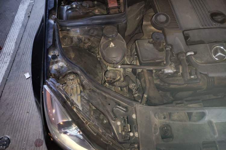 Used Mercedes-Benz C-Class 2011 C 200 Fashion Travel Edition Engine Bay Right