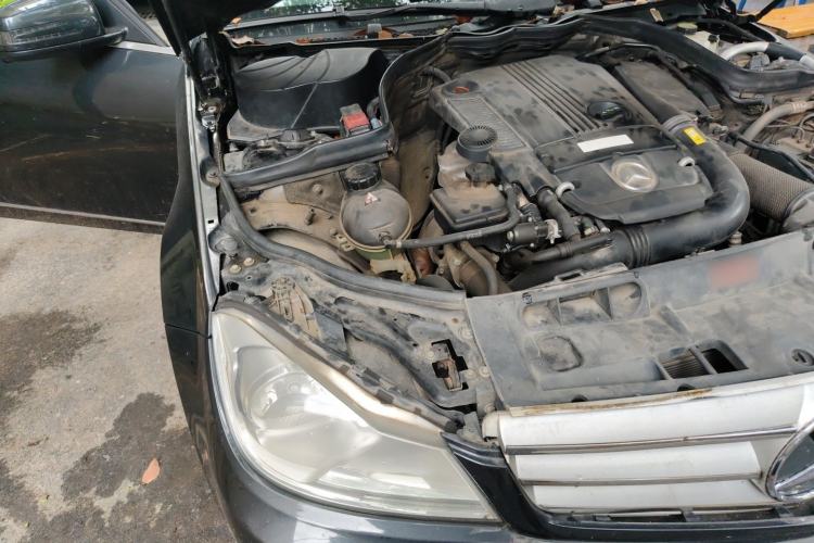 Used Mercedes-Benz C-Class 2011 C 200 CGI Elegant Model Engine Bay Right