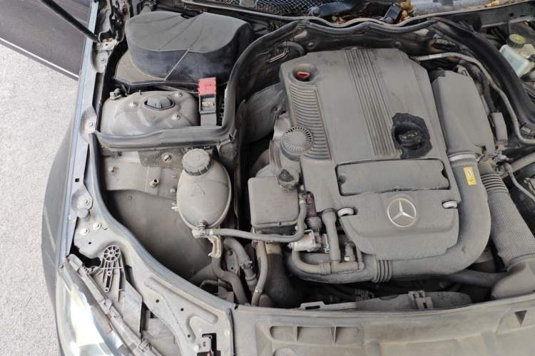 Used Mercedes-Benz C-Class 2011 C 200 CGI Fashion Model Engine Bay Right