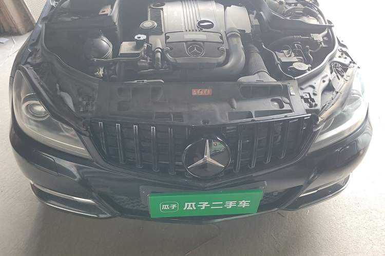 Used Mercedes-Benz C-Class 2011 C 200 CGI Fashion Model Engine Bay