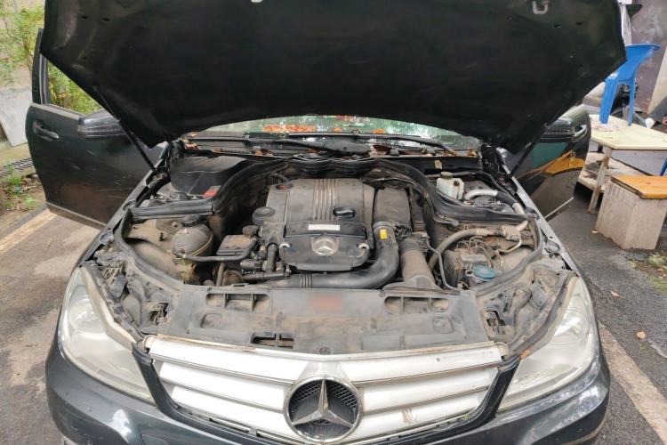 Used Mercedes-Benz C-Class 2011 C 200 CGI Elegant Model Engine Bay