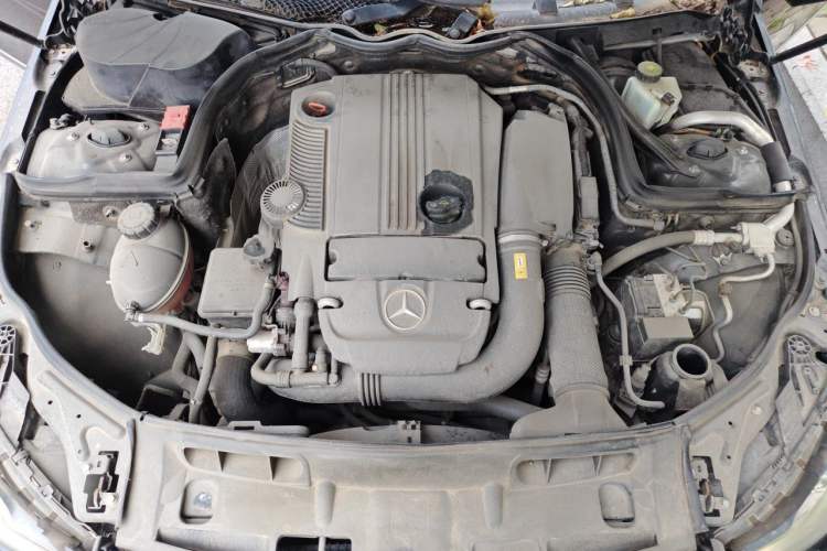 Used Mercedes-Benz C-Class 2011 C 200 CGI Fashion Model Engine Bay