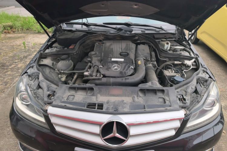 Used Mercedes-Benz C-Class 2011 C 200 CGI Fashion Model Engine Bay