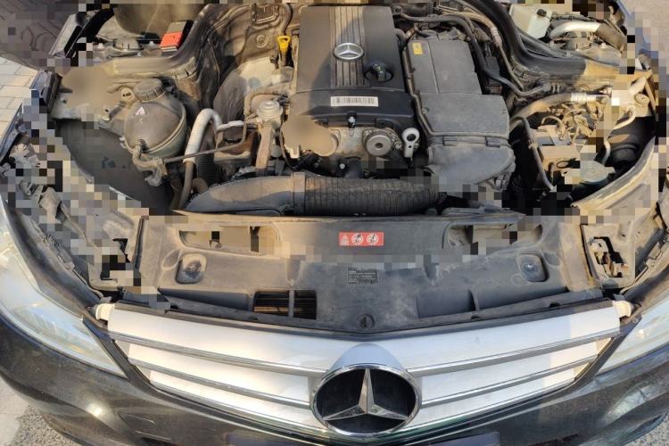 Used Mercedes-Benz C-Class 2011 C 180K Classic model Engine Bay