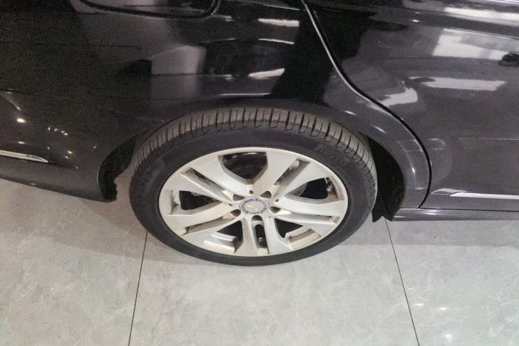Used Mercedes-Benz C-Class 2011 C 200 Fashion Travel Edition Exterior 2