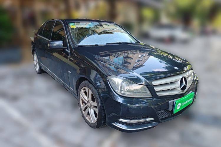 Used Mercedes-Benz C-Class 2011 C 200 CGI Fashion Model Front Right 45 Deg