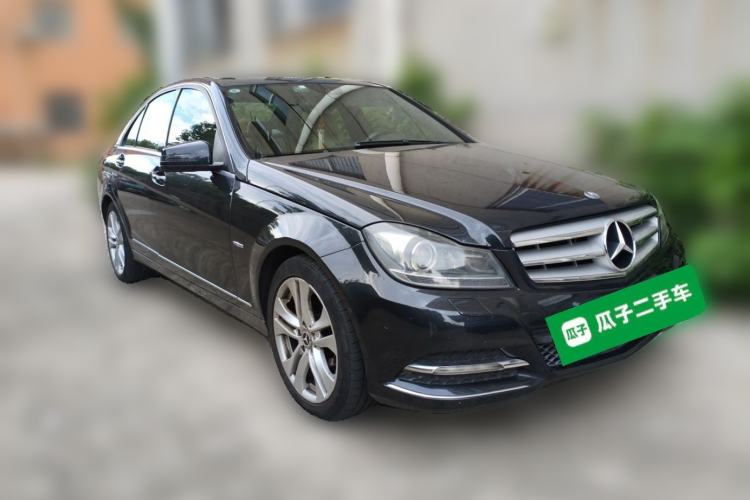 Used Mercedes-Benz C-Class 2011 C 200 CGI Fashion Model Front Right 45 Deg
