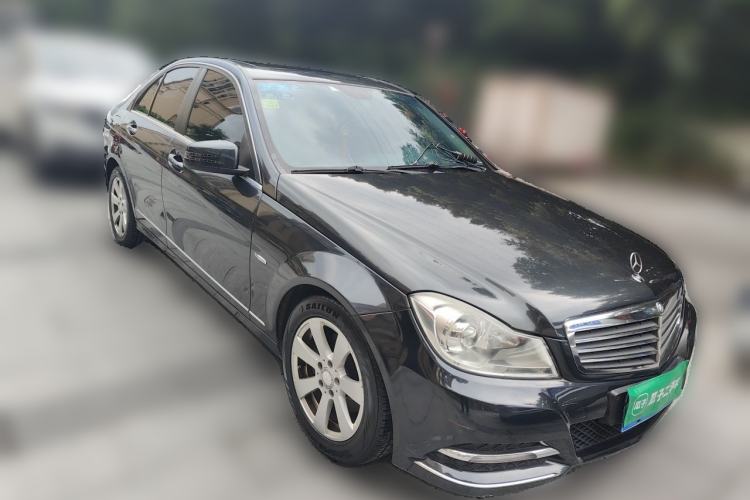Used Mercedes-Benz C-Class 2011 C 180K Classic model Front Right 45 Deg