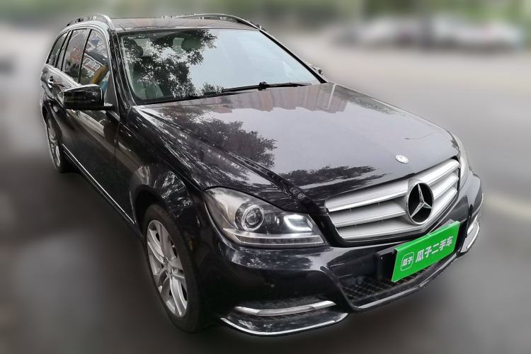 Used Mercedes-Benz C-Class 2011 C 200 Luxury Sport Touring Edition Front Right 45 Deg