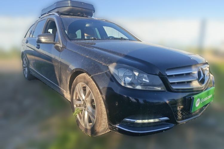 Used Mercedes-Benz C-Class 2011 C 200 Fashion Travel Edition Front Right 45 Deg