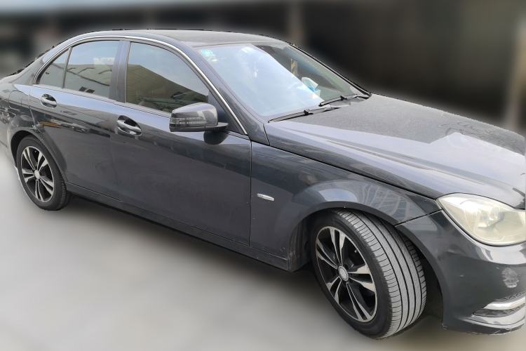 Used Mercedes-Benz C-Class 2011 C 180K Classic model Front Right 45 Deg