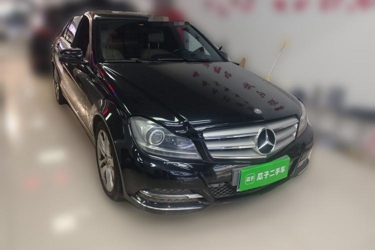 Used Mercedes-Benz C-Class 2011 C 200 CGI Fashion Model Front Right 45 Deg