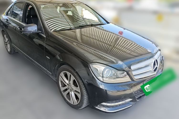 Used Mercedes-Benz C-Class 2011 C 200 CGI Fashion Model Front Right 45 Deg
