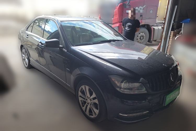 Used Mercedes-Benz C-Class 2011 C 200 CGI Fashion Model Front Right 45 Deg