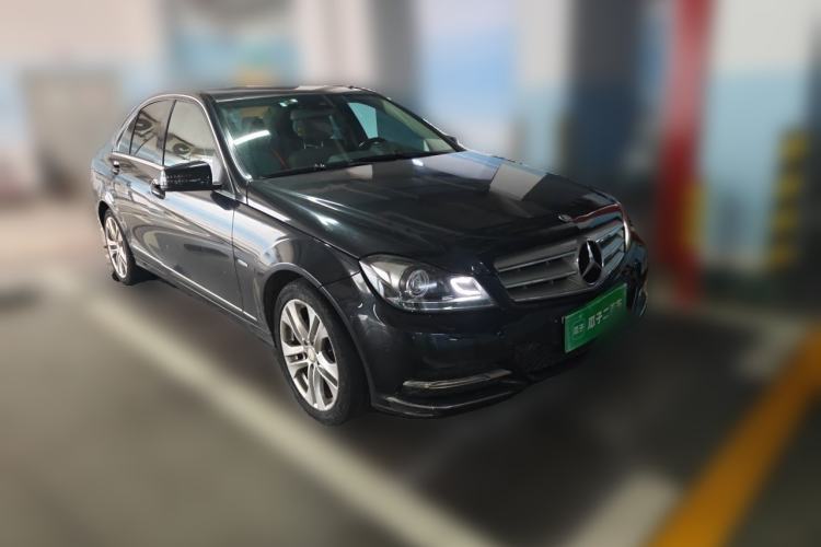 Used Mercedes-Benz C-Class 2011 C 200 CGI Fashion Model Front Right 45 Deg