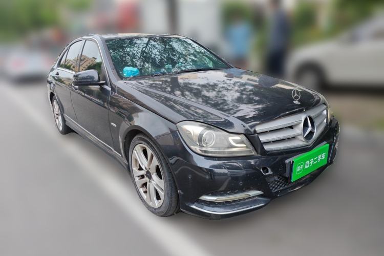 Used Mercedes-Benz C-Class 2011 C 200 CGI Fashion Model Front Right 45 Deg