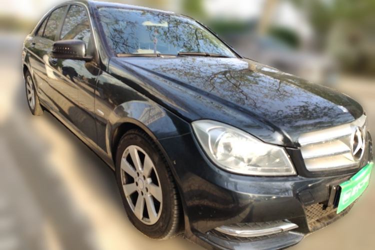 Used Mercedes-Benz C-Class 2011 C 180K Classic model Front Right 45 Deg