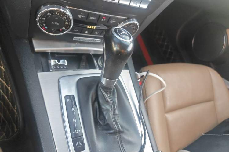 Used Mercedes-Benz C-Class 2011 C 200 Fashion Travel Edition Gear Lever