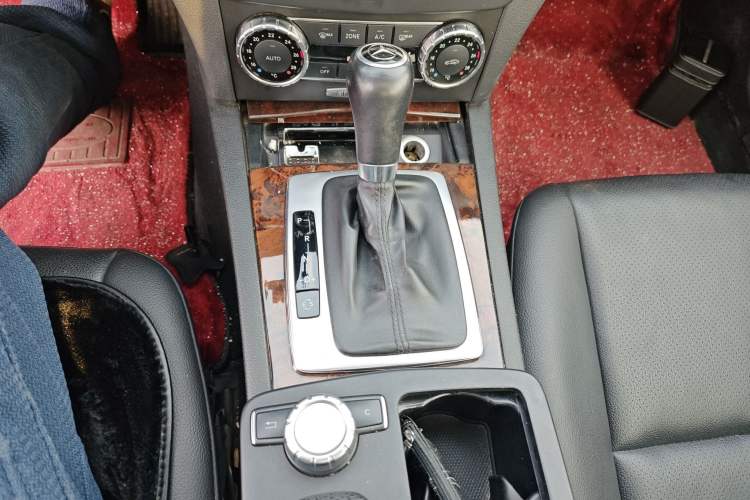 Used Mercedes-Benz C-Class 2011 C 200 CGI Elegant Model Gear Lever